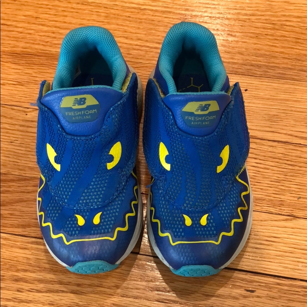 6.5 Wide sneakers